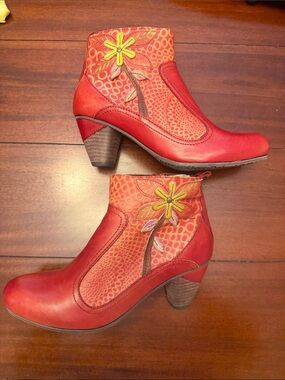 L’artiste Spring Step Ankle Boots NWOB Size 39